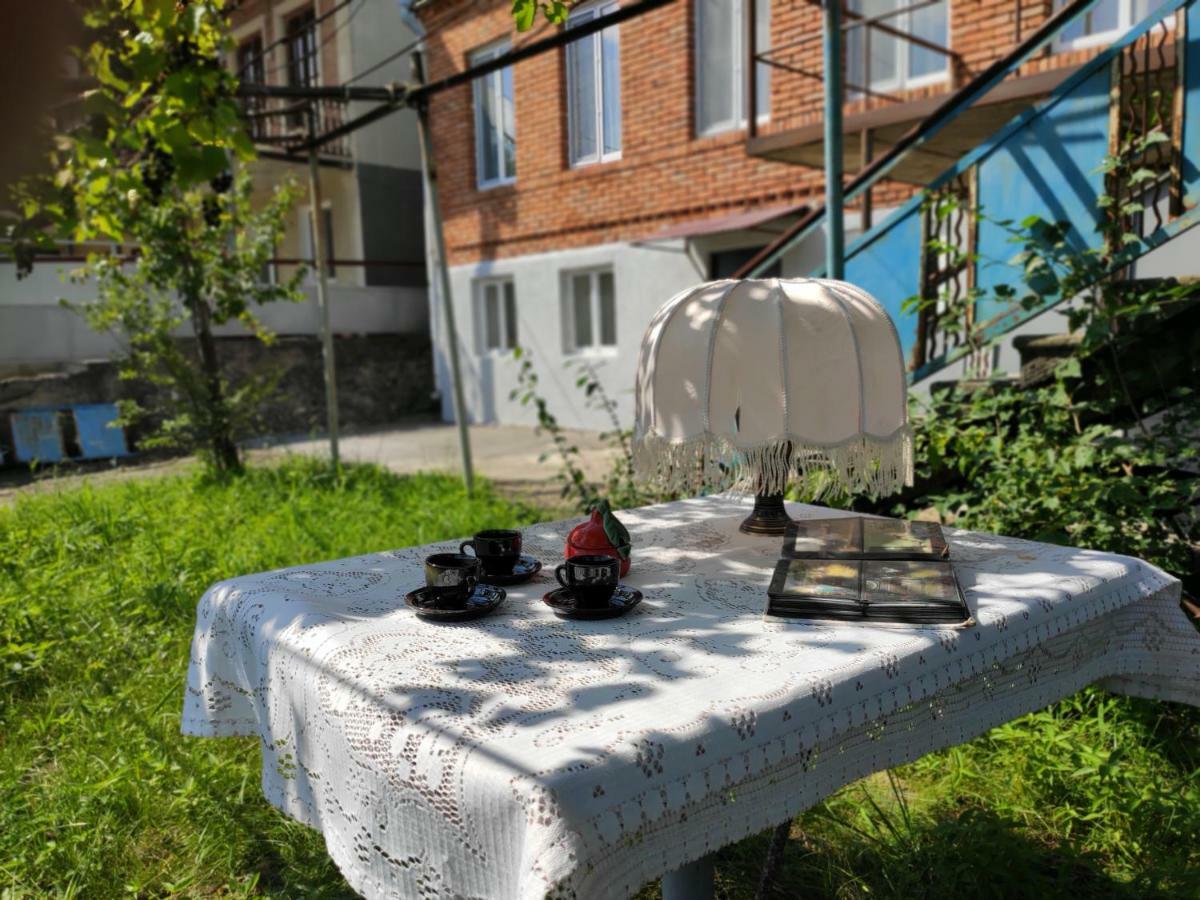 Гостевой дом Истити Кутаиси Экстерьер фото